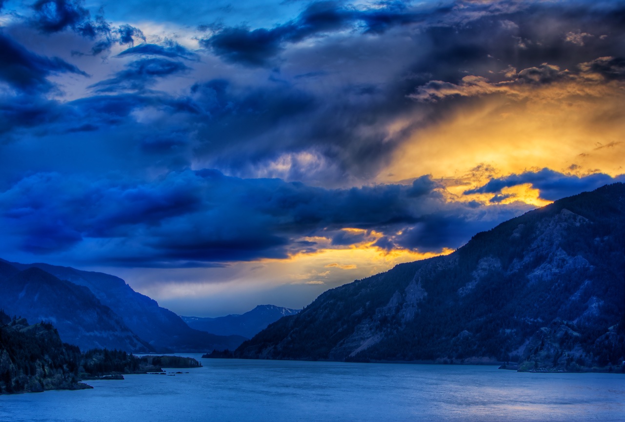 Looking West down the Columbia River - 120414-88