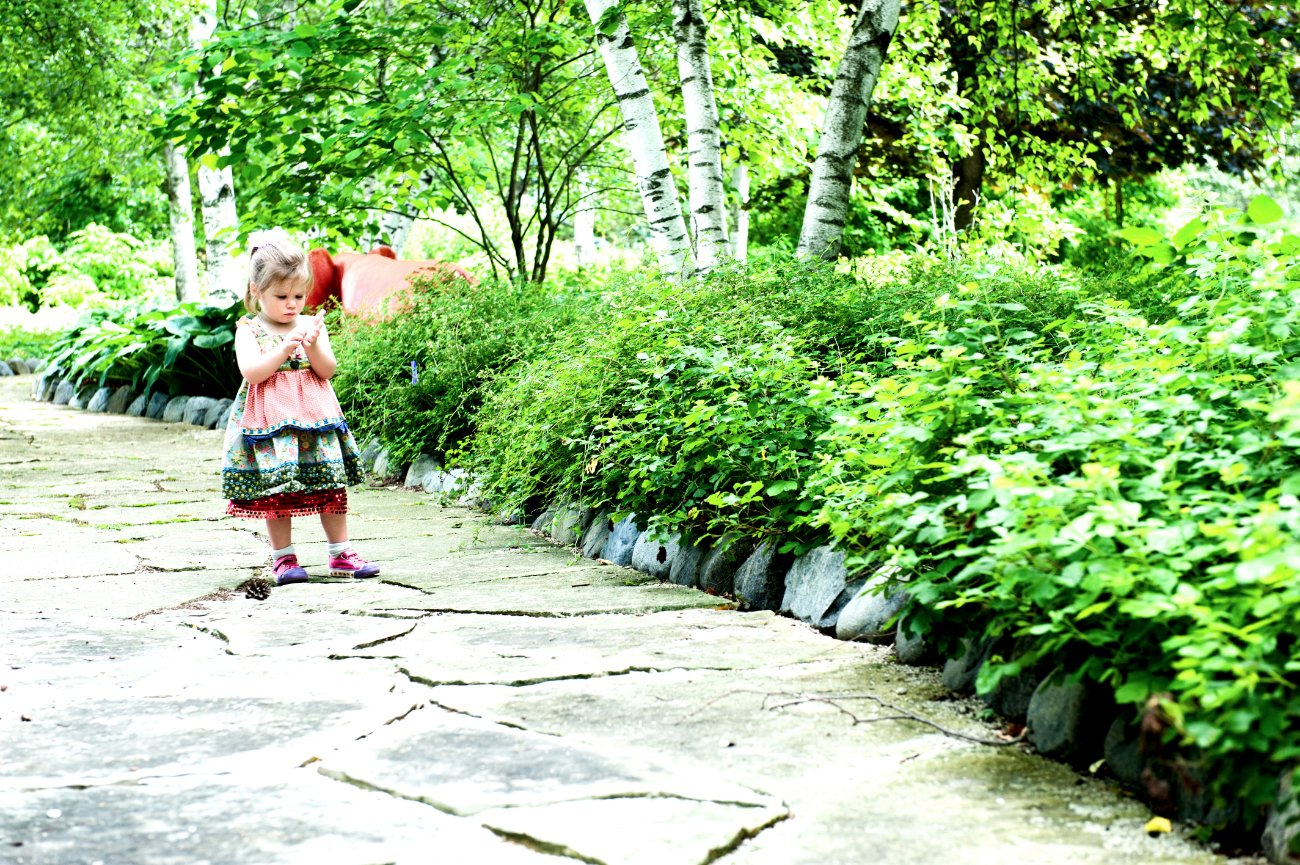 Peterson Children Portraits in Wisconsin - girls in garden