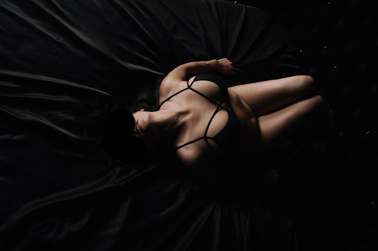 Mr. & Mrs. L's Couples Boudoir Session