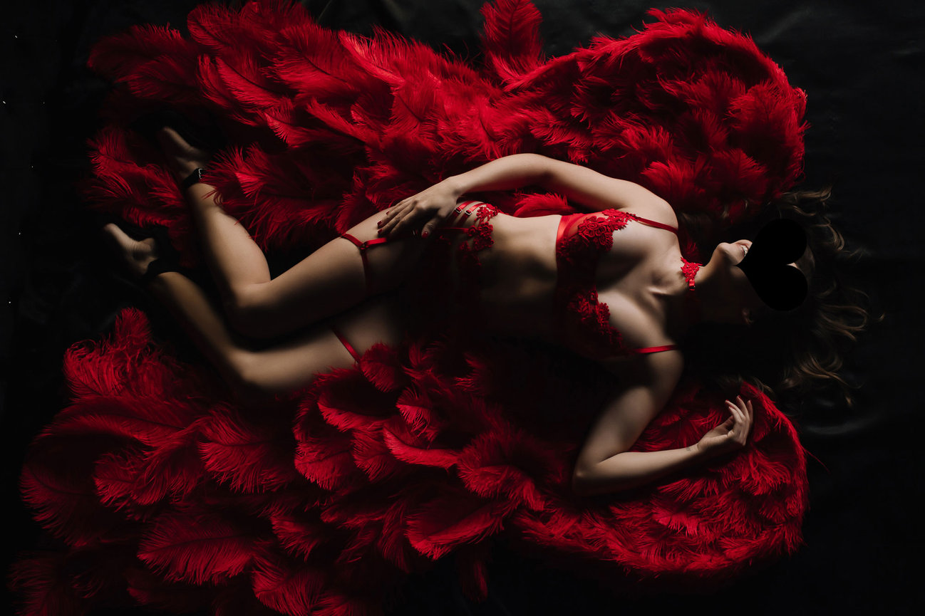 Mr. & Mrs. L's Couples Boudoir Session