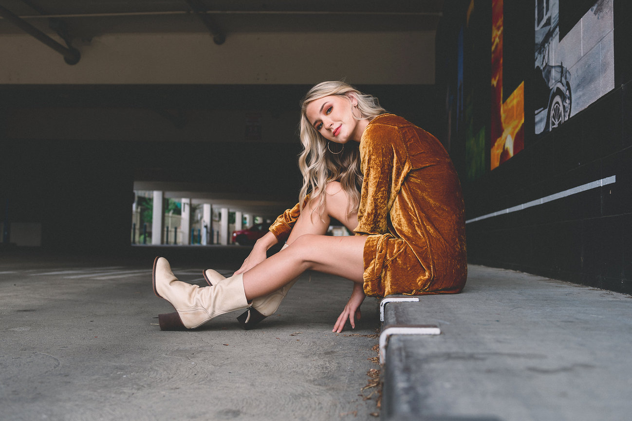 Tips for Relaxed, Authentic Poses During a Boudoir Photo Shoot