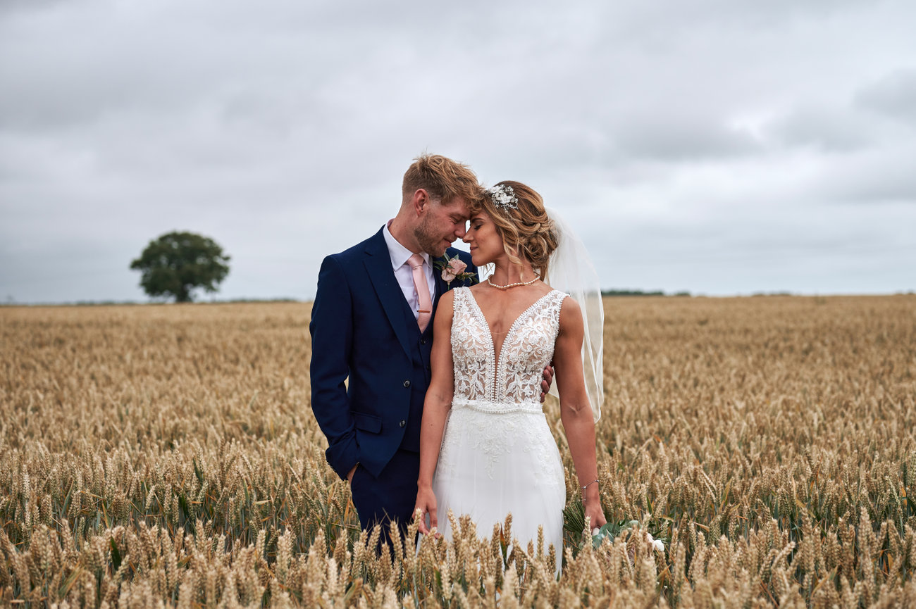 Gaynes Park Summer Wedding - Harriet & Ed