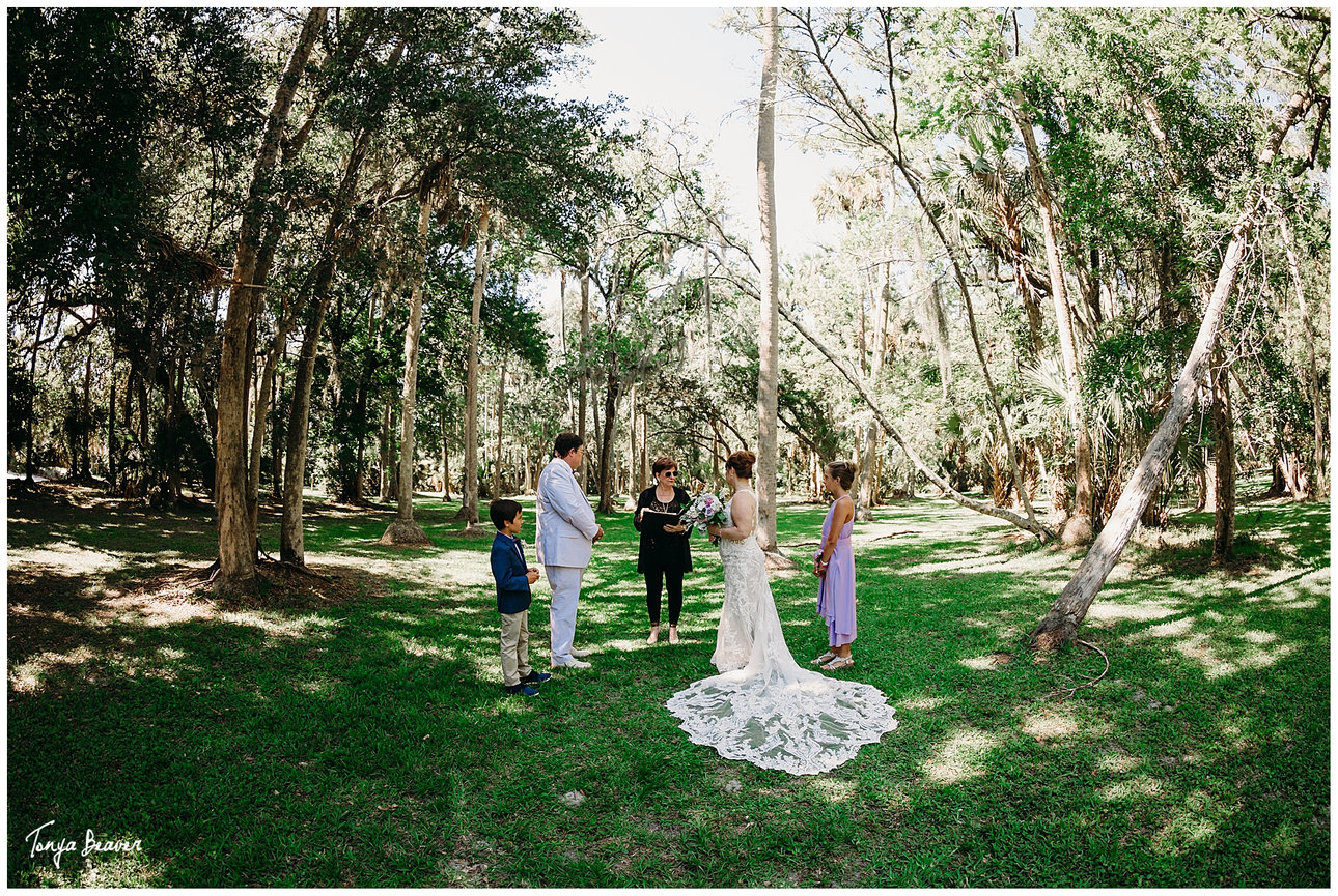 Vintage car couples shoot