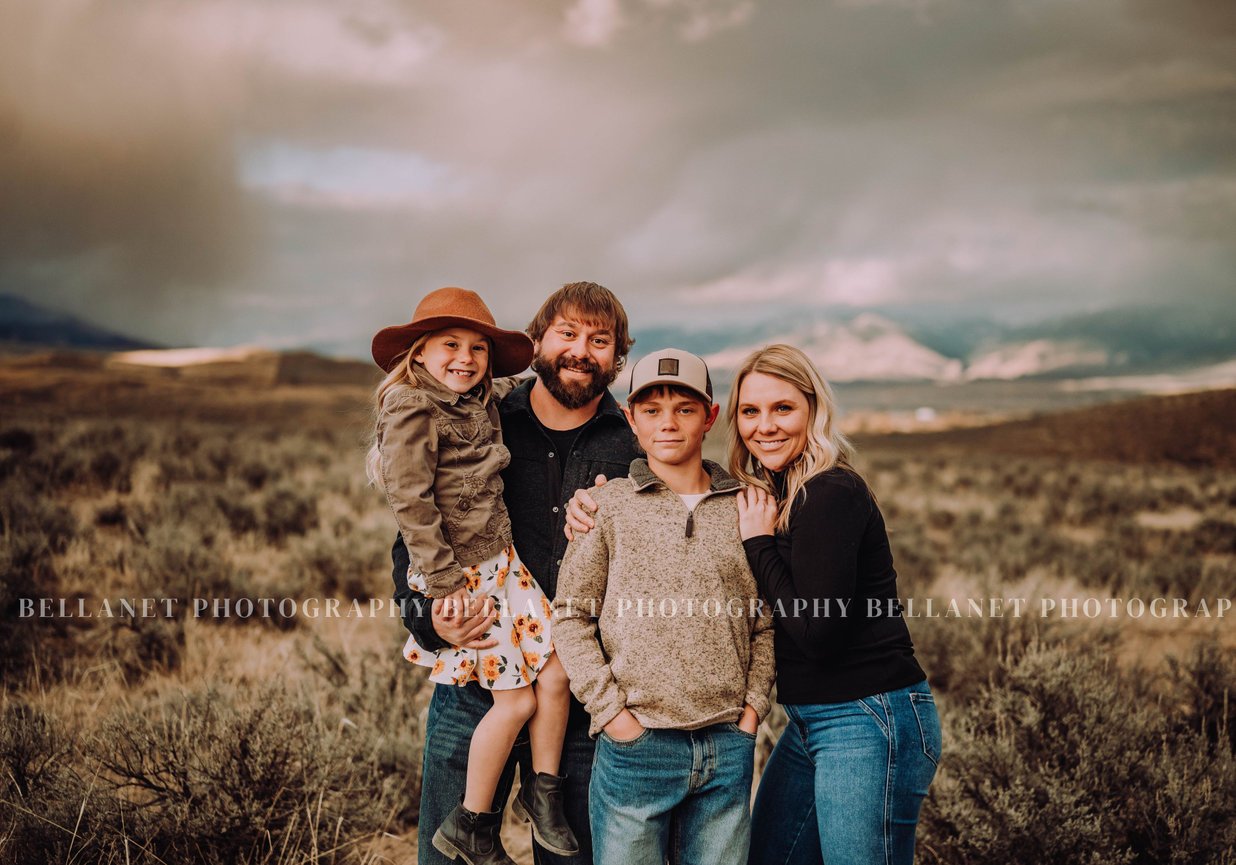 Nick and Eva Sweet Water Hollow Salmon Idaho Idaho Wedding