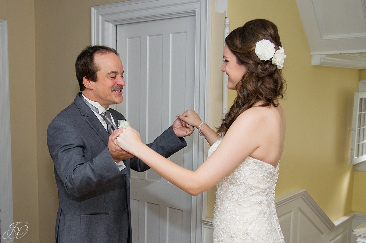 amazing first look moment with bride and dad