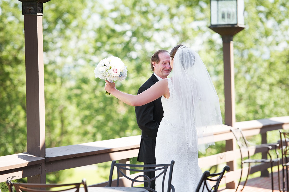 wedding first look with dad at Shenandoah valley golf club