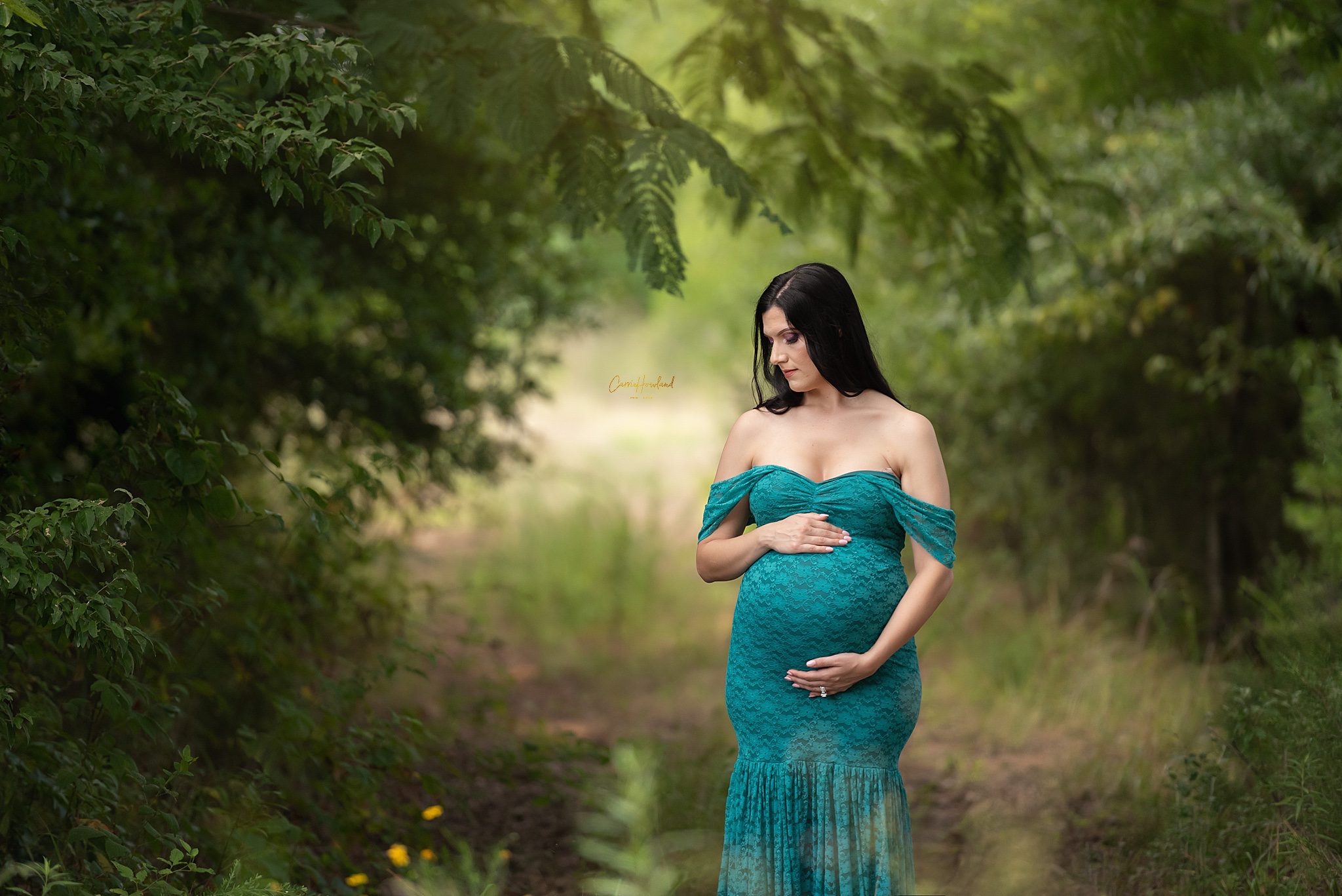 Charlotte Maternity Photographer / Stunning Lacy in Huntersville Field