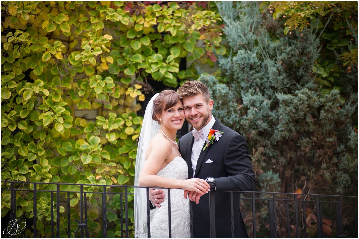 romantic bride and groom fall glen sanders mansion wedding