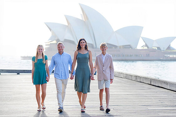 Portrait of a family with the Sydney Opera House Photoshoot with Sarah Iris Photography.