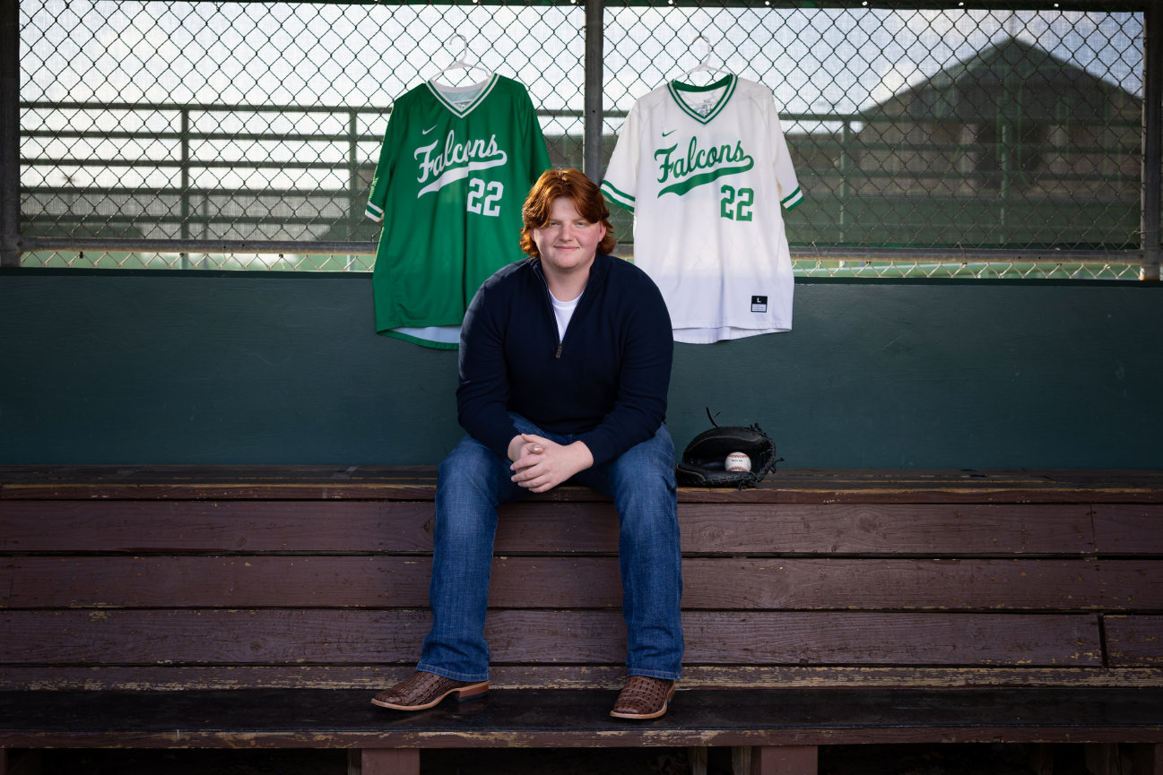 Denton Senior Pictures_Dallas Senior Portraits_Baseball_Guy
