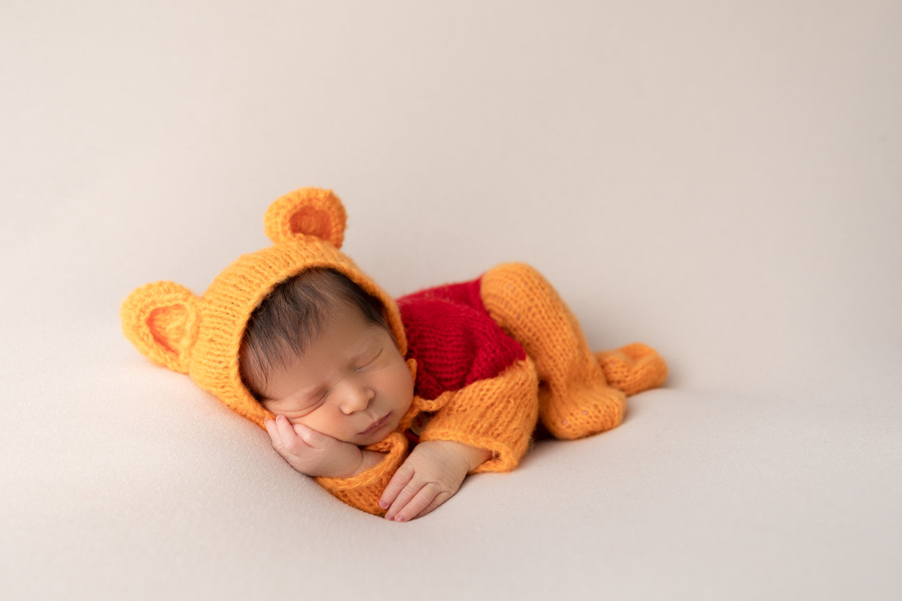 ontario ca newborn photographer,ontario ca newborn photos,ontario ca newborn photography, ontario studio photographer, Ontario newborn photography, ontario maternity session, ontario baby photo session, ontario cake smash photographer,