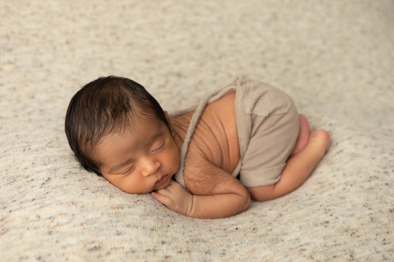 riverside newborn photographer, riverside newborn photography, riverside maternity photography, riverside baby photos, riverside newborn portraits,
