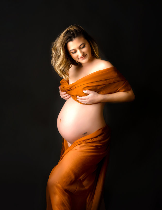 IN STUDIO MATERNITY PORTRAITS PHOENIX AZ