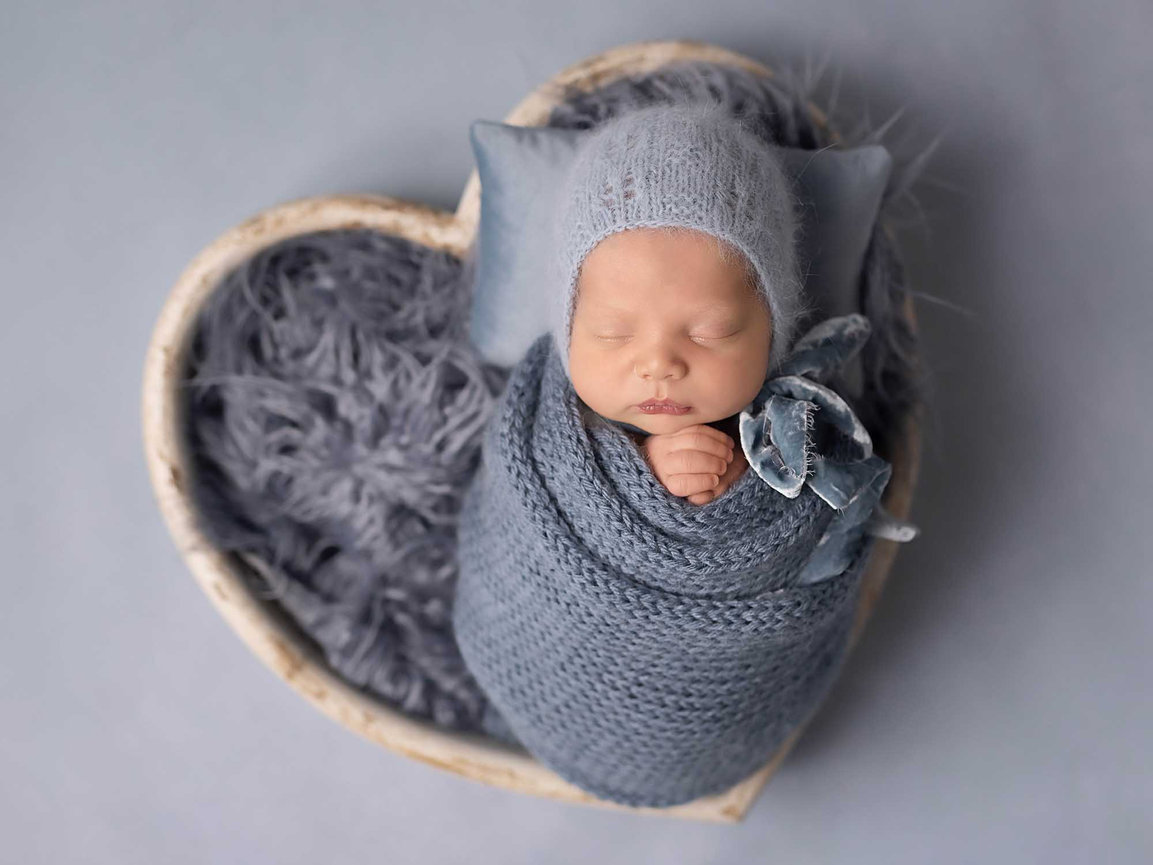 connecticut newborn photographer, newborn photography near me, newborn portraits connecticut, infant portrait sessions near me