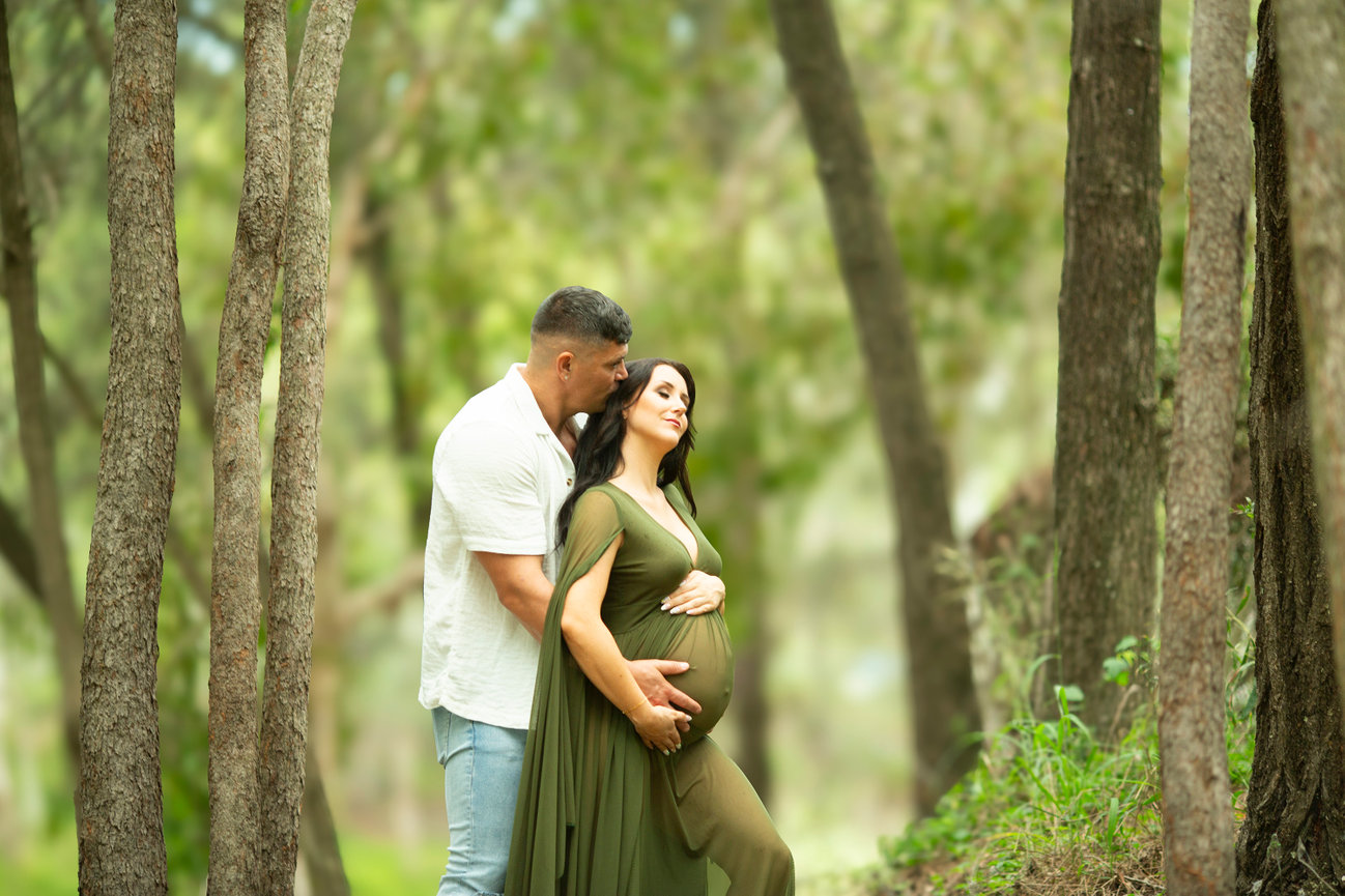Maternity photographer Gladstone