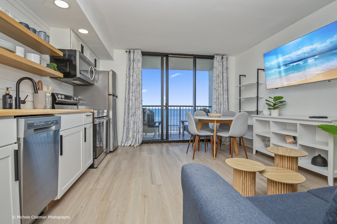 Airbnb Photography at Beach Colony Resort Myrtle Beach - Michele Coleman  Photography