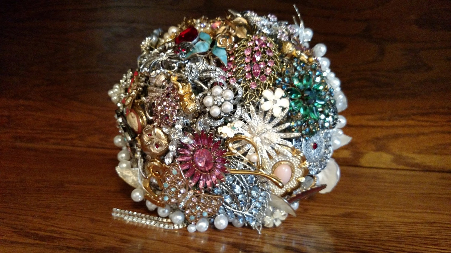 Decorative brooch bouquet with vintage designs