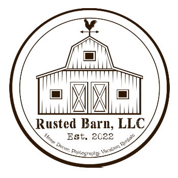 Rusted Barn, LLC Logo