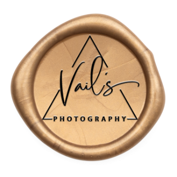 Vail's Photography Logo