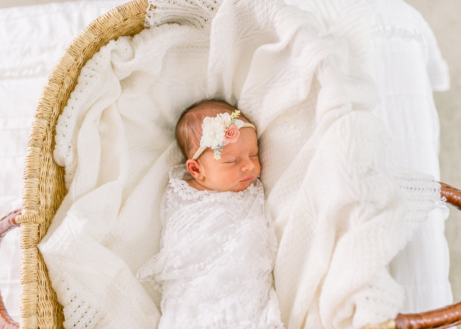 Design Dua Bilia Bassinet, floral newborn headband, natural light newborn session, Rya Duncklee Photography